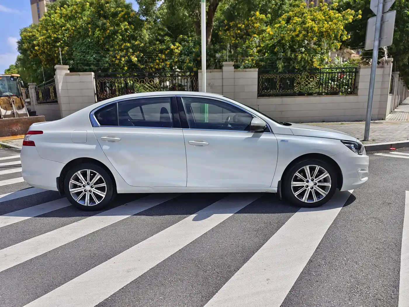 Peugeot 408 2018 Facelift 350THP Automatic Luxury фото 4