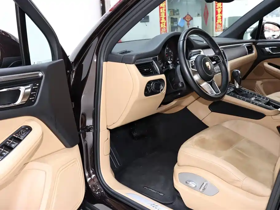 Porsche Macan 2017 Macan 2.0T фото 8
