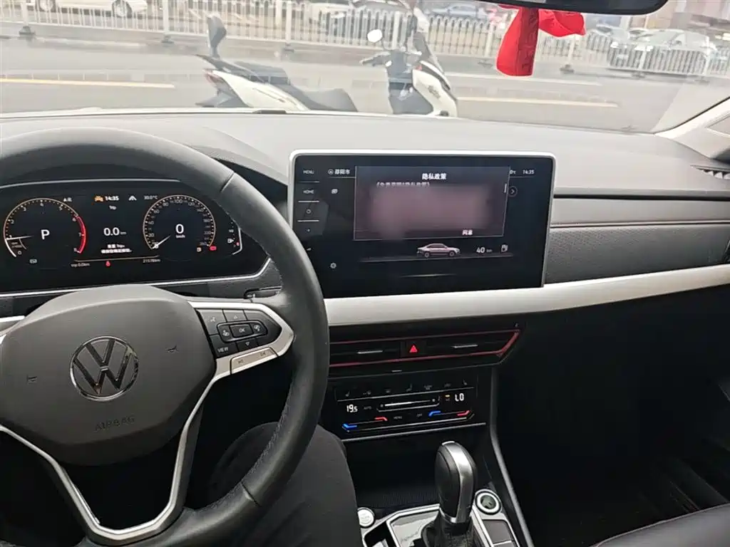 Volkswagen Lavida 2024 Model 300TSI DSG Starlight Leading Edition фото 10