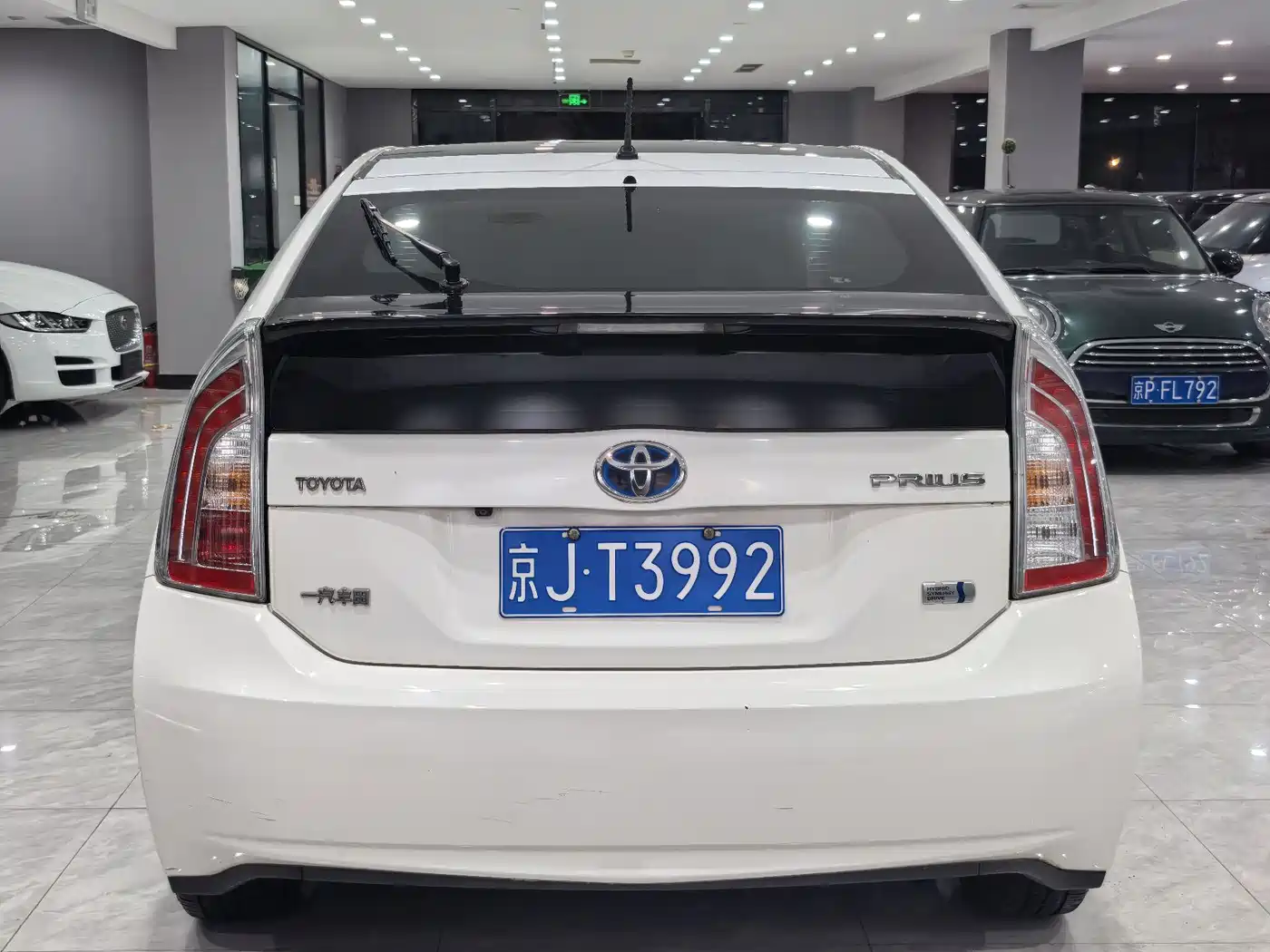 Toyota Prius 2013 2012 1.8L Luxury Advanced Edition
