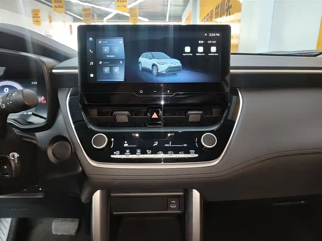 Toyota Frontlander 2023 2.0L CVT Elite Edition фото 13