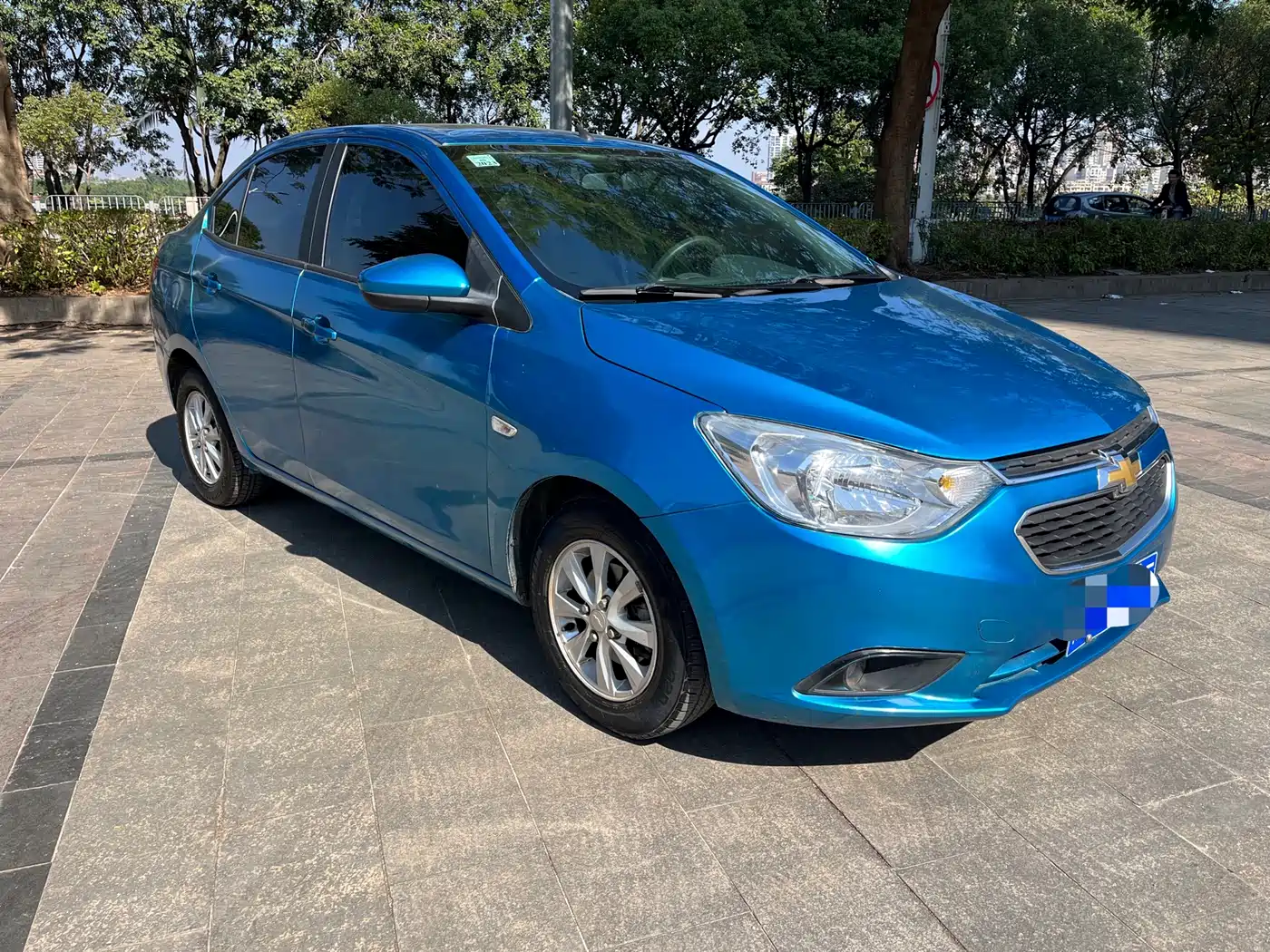 Chevrolet Sail 2015 Sail 3 1.5L AMT Happiness Sunroof Edition фото 3