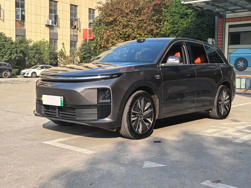 Li Auto L6 2025