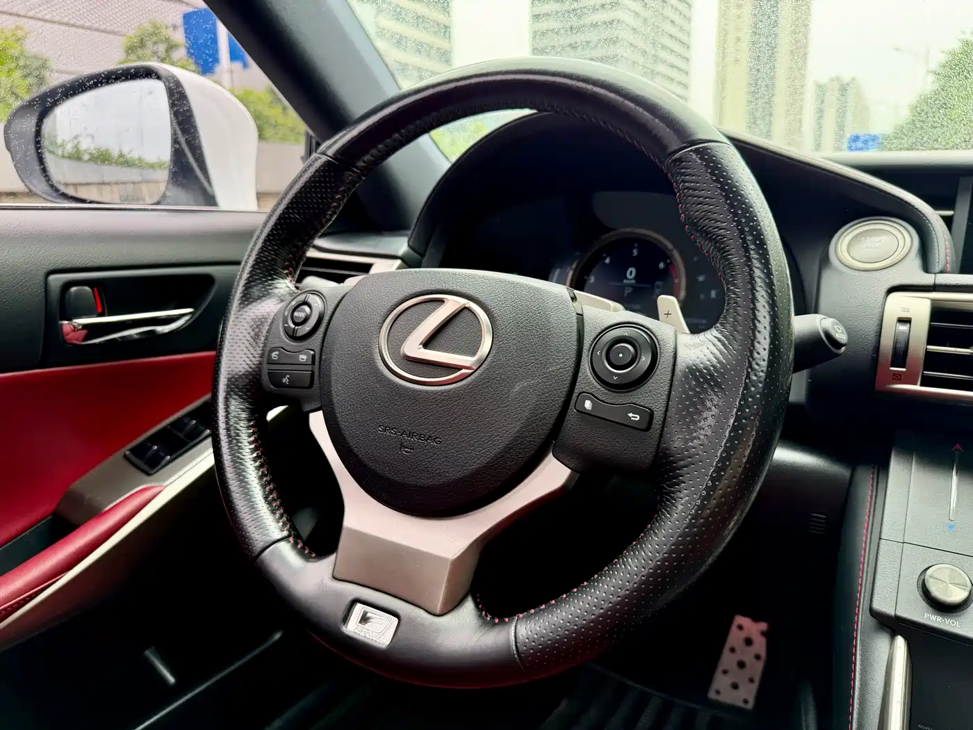 Lexus IS 2015 200t F SPORT фото 25