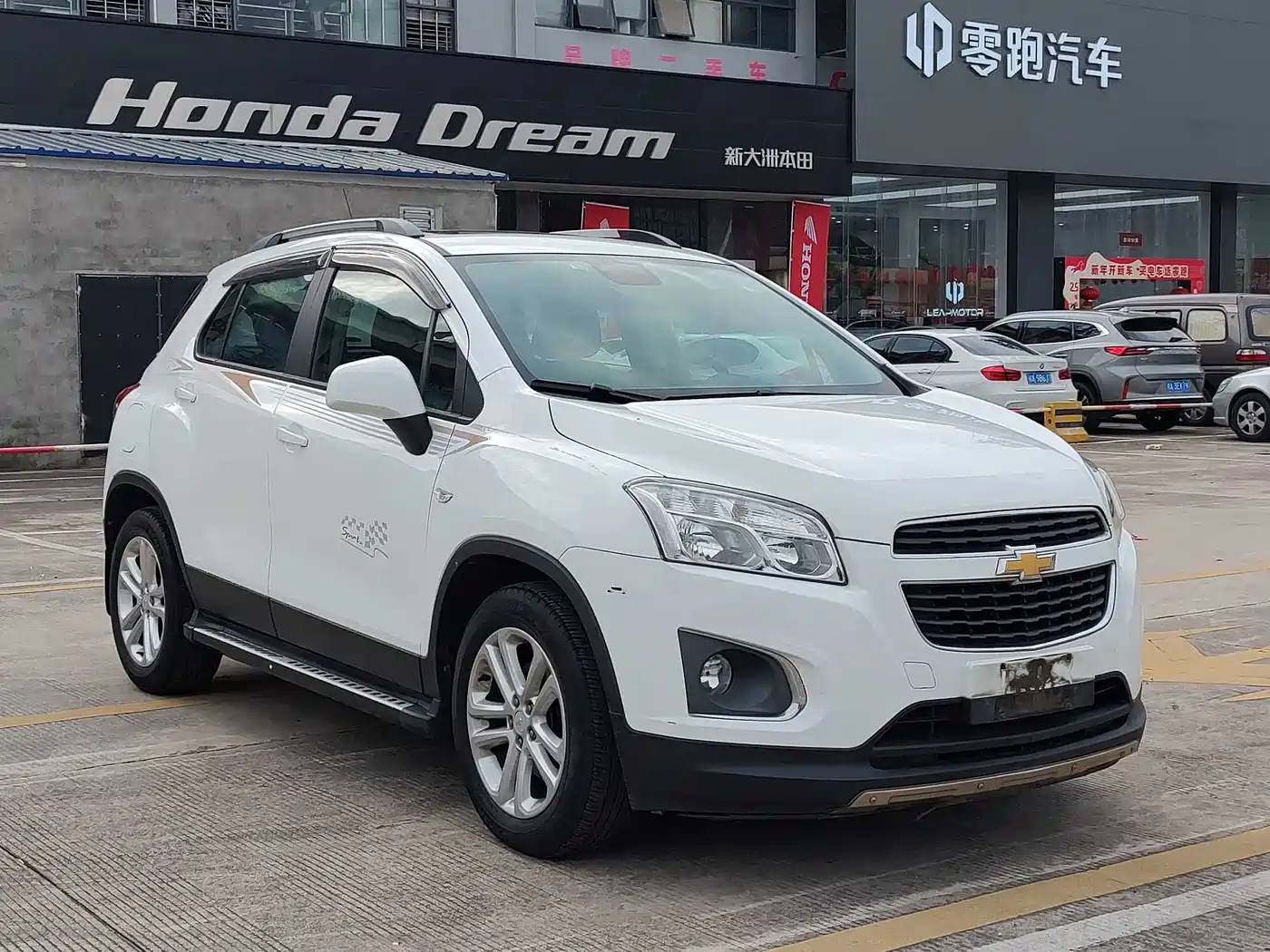 Chevrolet Trax 2016 1.4T Manual 2WD Comfort Sunroof Edition фото 2