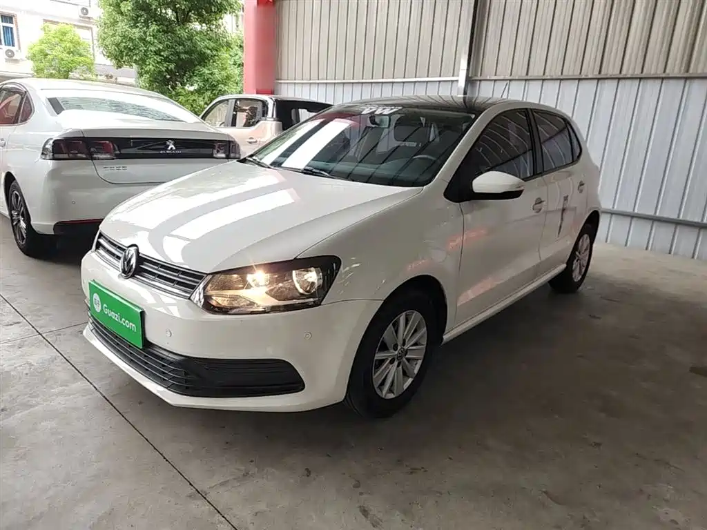 Volkswagen Polo 2016 1.4L Manual Trend фото 2