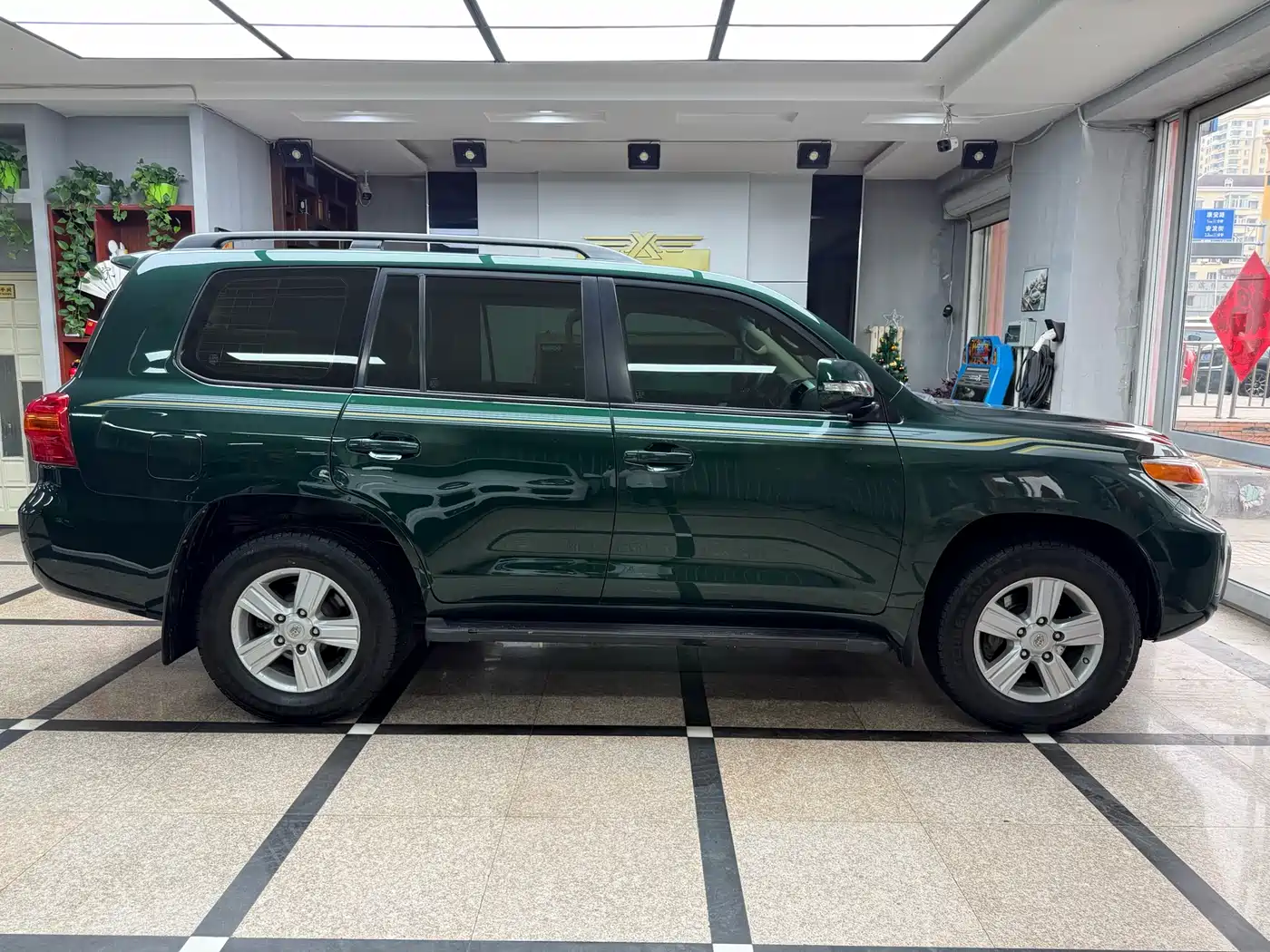 Toyota Land Cruiser 2012 4.6L Automatic VX-R фото 4