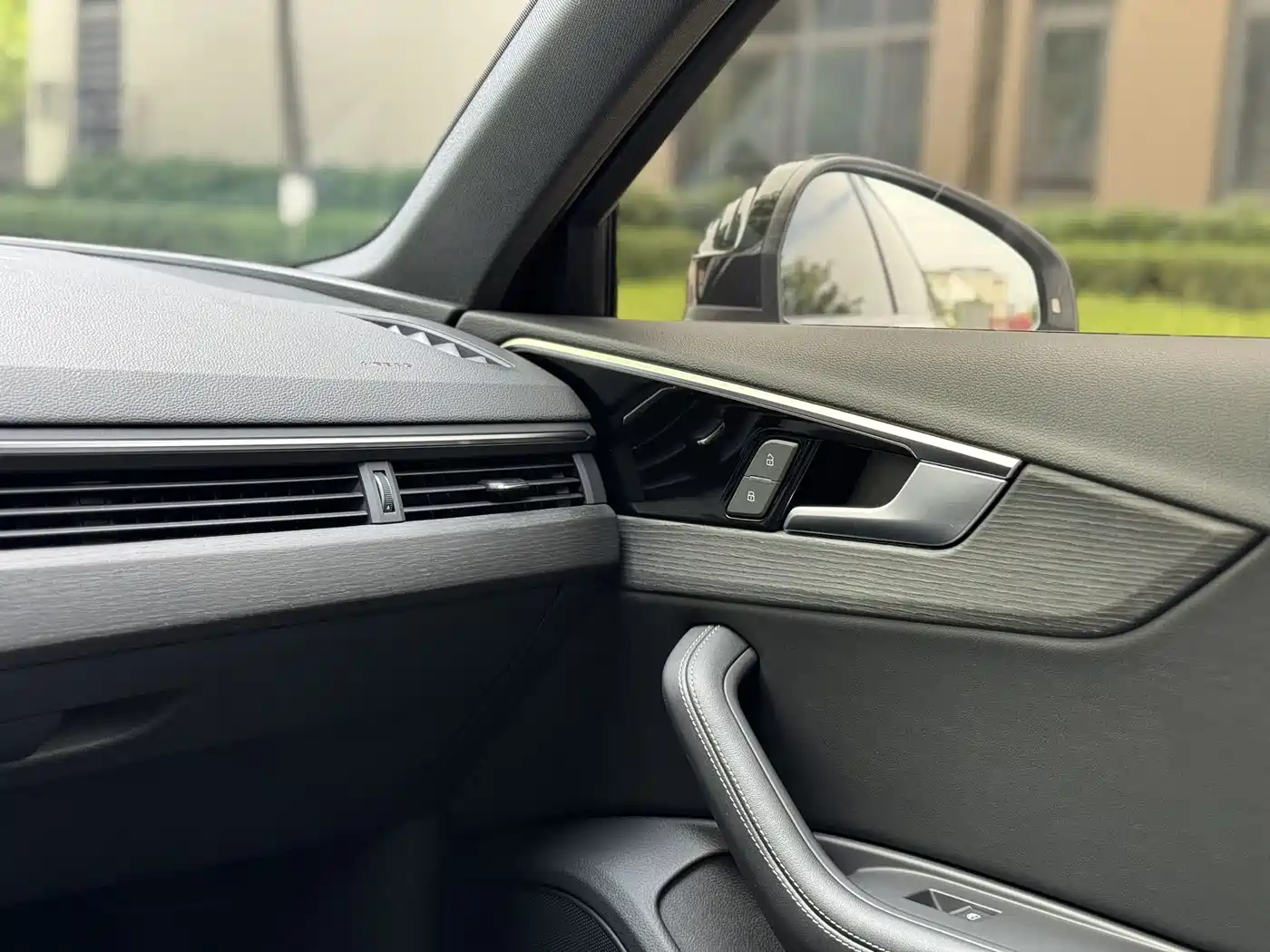 Audi A4L 2023 40 TFSI Luxury Sport фото 10