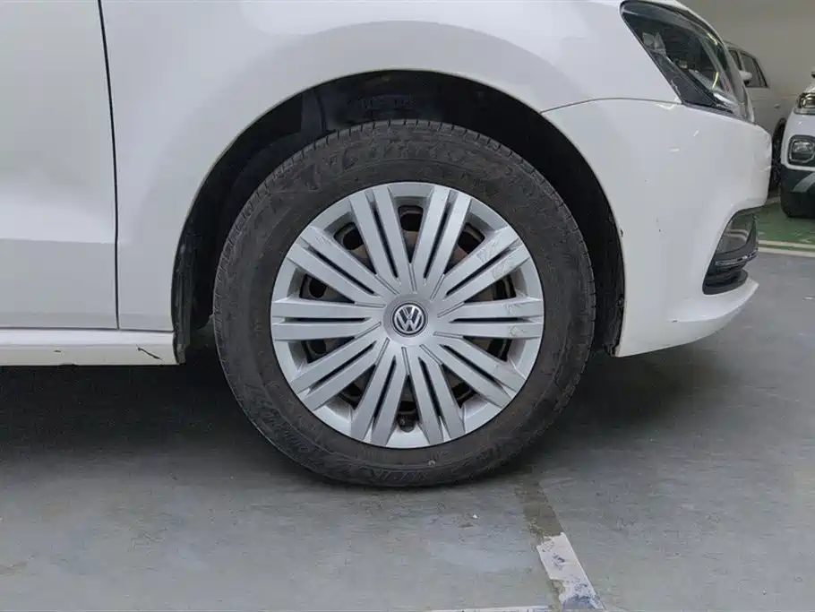 Volkswagen Polo 2016 1.6L Automatic Comfort фото 6