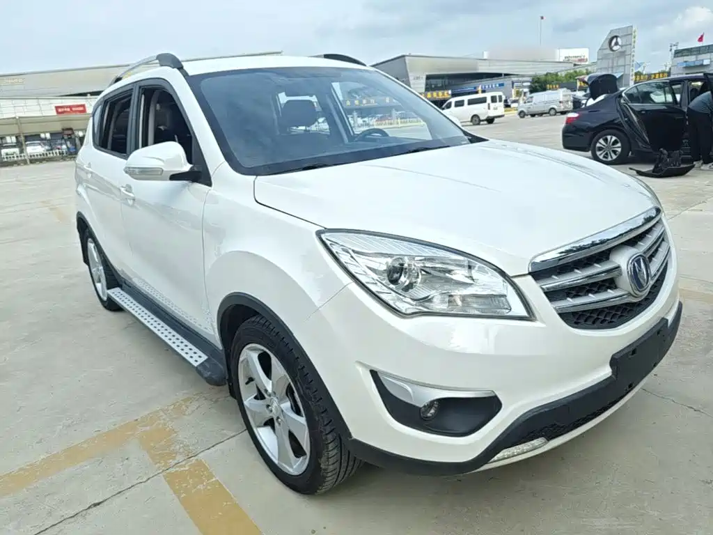 Фото 4 - Changan CS35