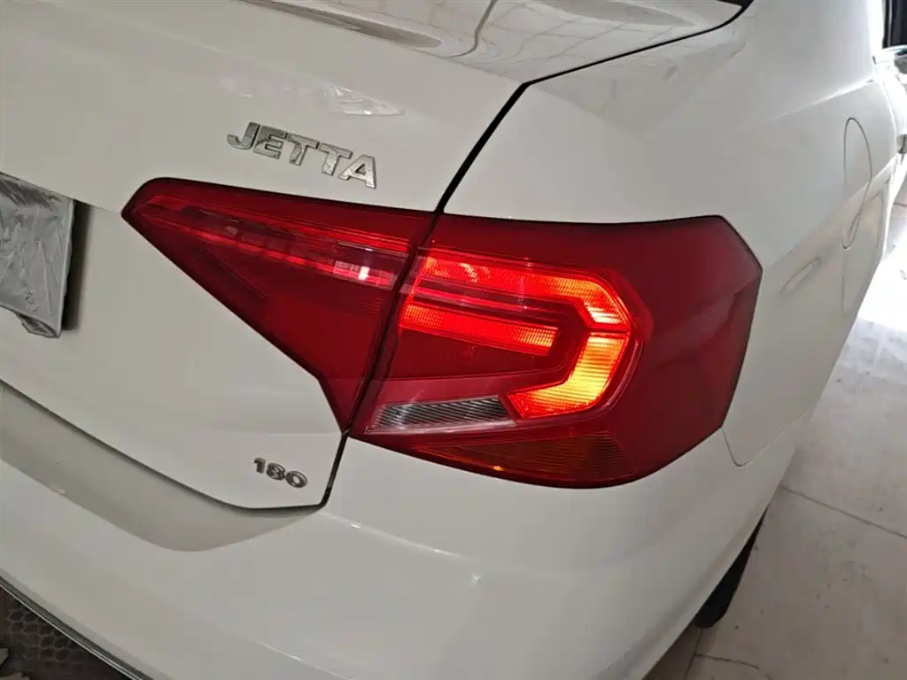 Volkswagen Jetta 2017 1.5L Automatic Comfort фото 24
