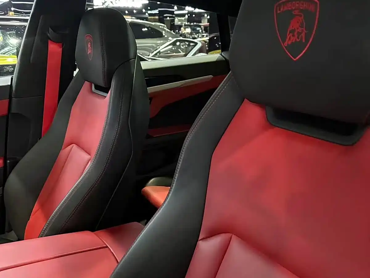 Фото 4 - Lamborghini Urus