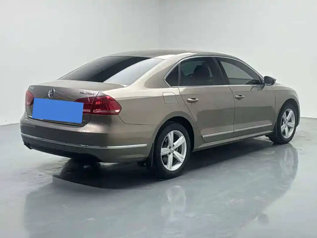 Volkswagen Passat 2015 1.8TSI DSG Prestige Edition фото 6