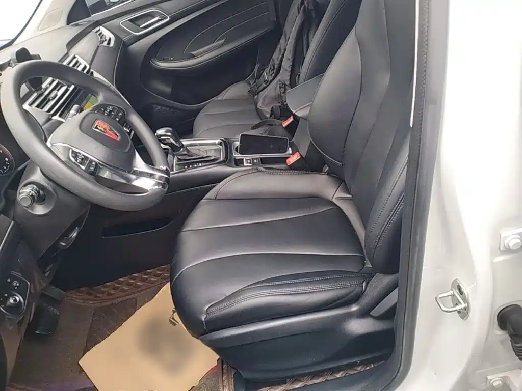 Roewe i5 2019 2019 1.5L Auto 4G-Connected Langyue Edition