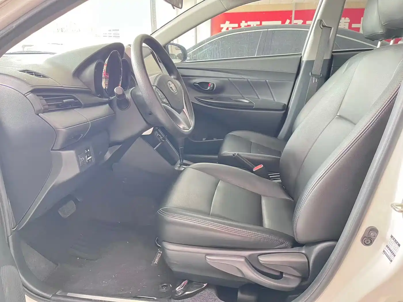 Toyota YARiS L Zhi Xiang 2022 1.5L CVT Luxury PLUS Edition фото 3
