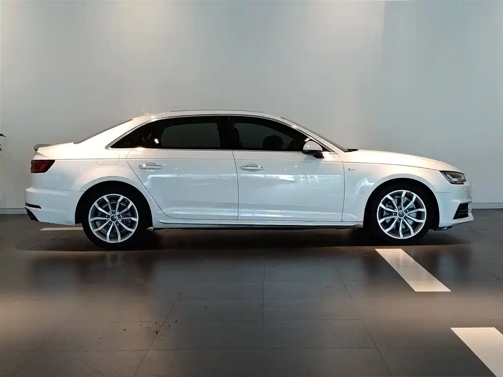 Audi A4L 2018 30th Anniversary 40 TFSI Fashion фото 3