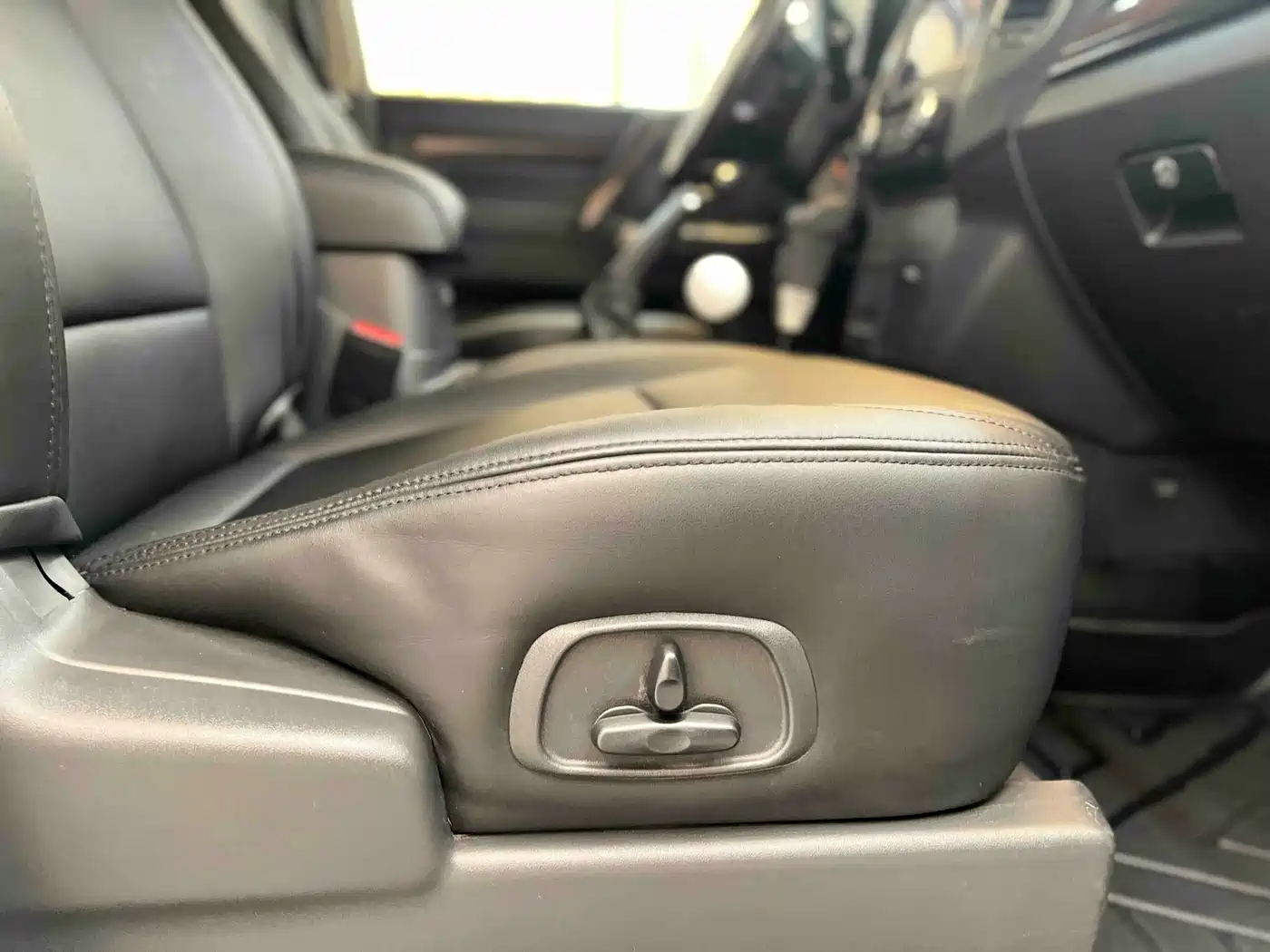 Mitsubishi Pajero (Import) 2016 3.0L Automatic Premium (China V) фото 23