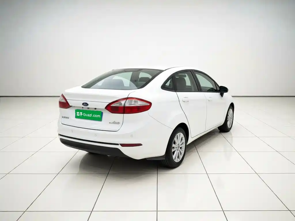 Фото 6 - Ford Fiesta