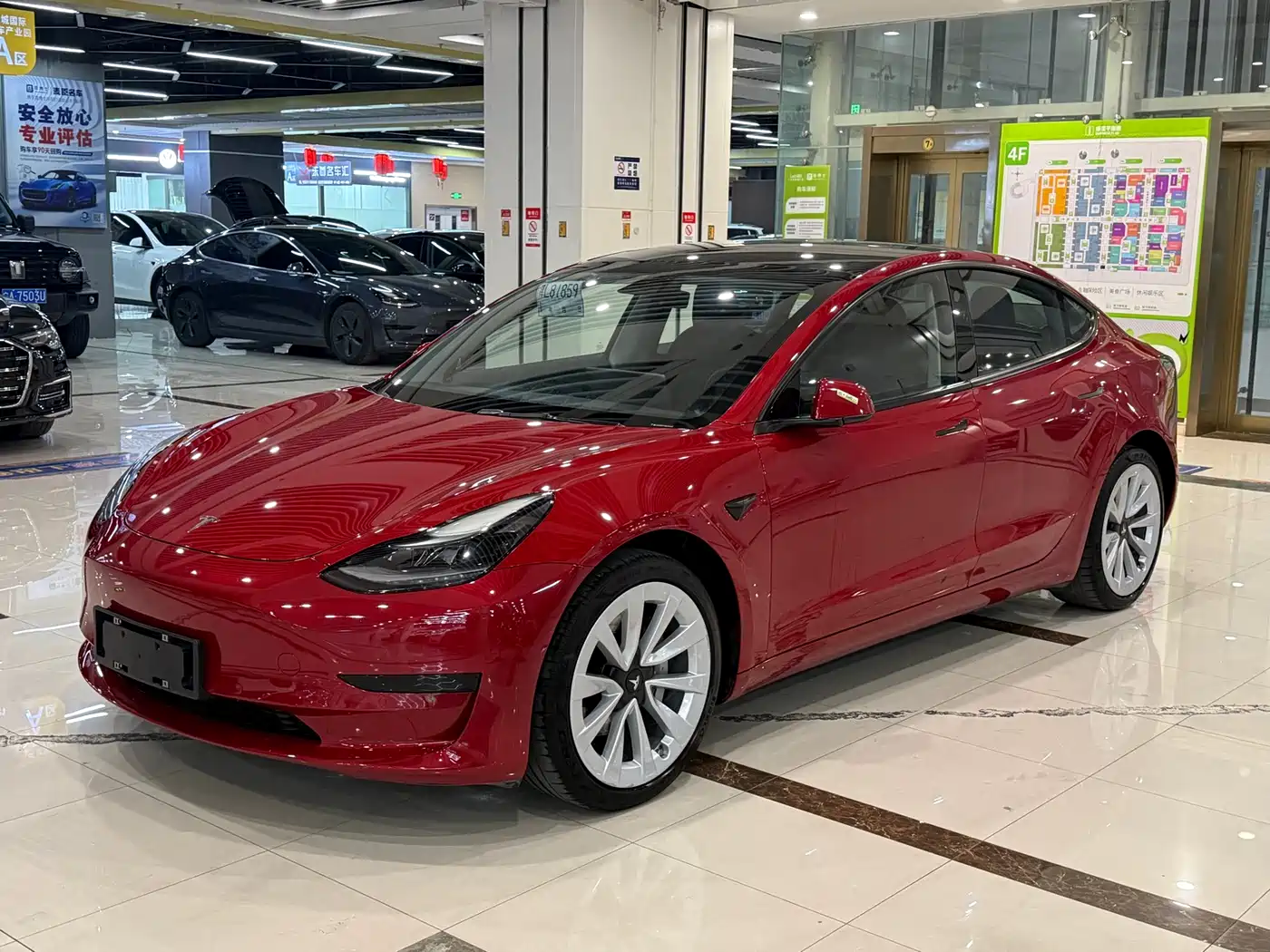 TESLA MODEL 3
