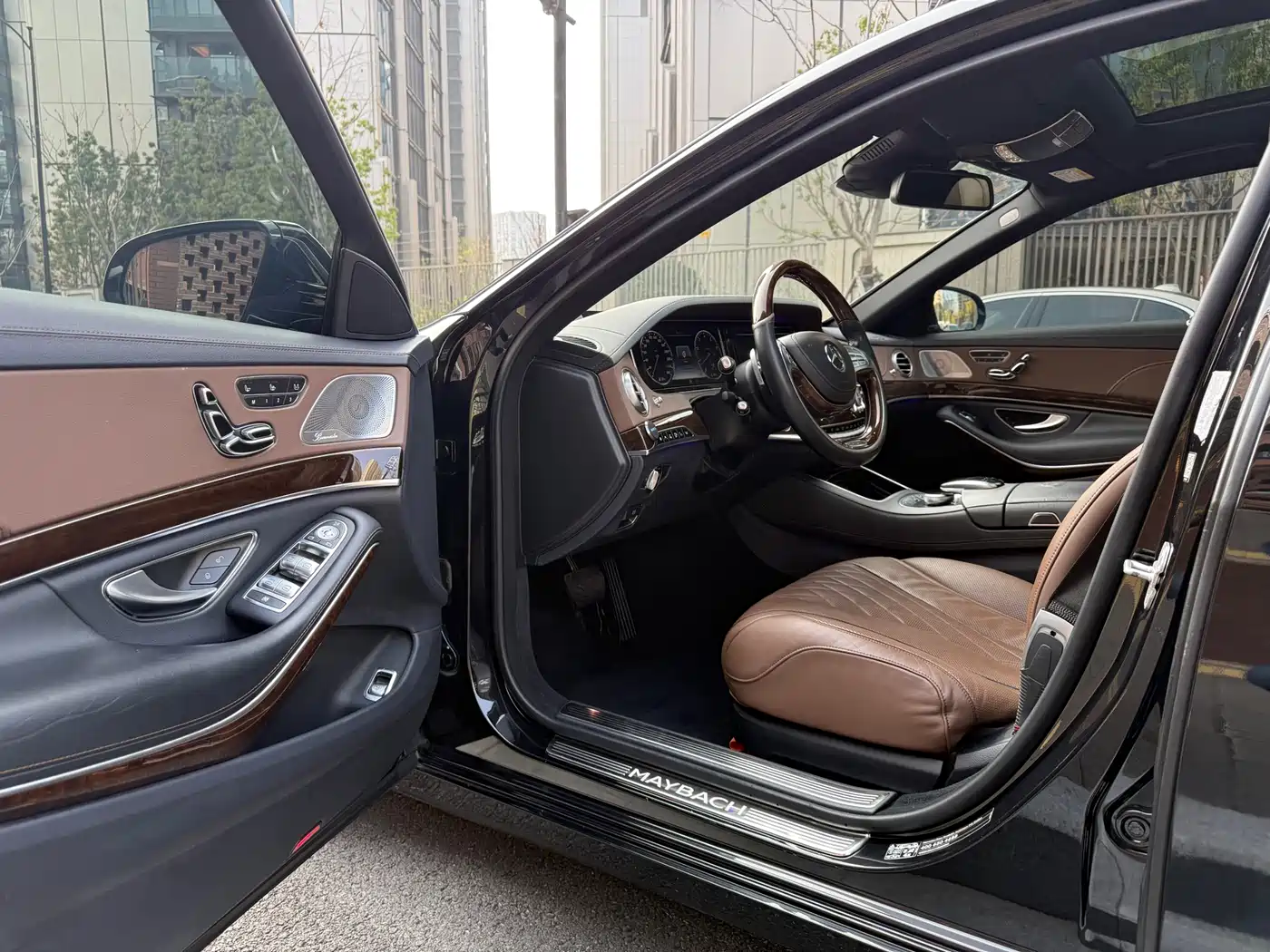 Mercedes-Benz Maybach S-Class 2015 S 500 4MATIC фото 11