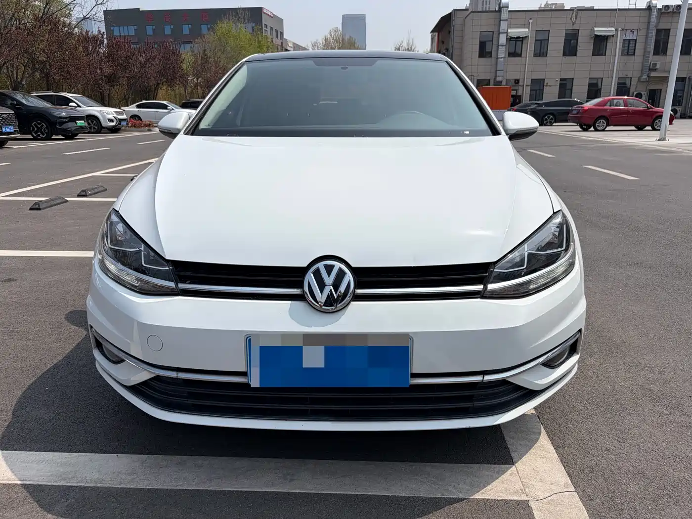 Volkswagen Golf 2020 Beloved Edition 200TSI DSG Comfort фото 2