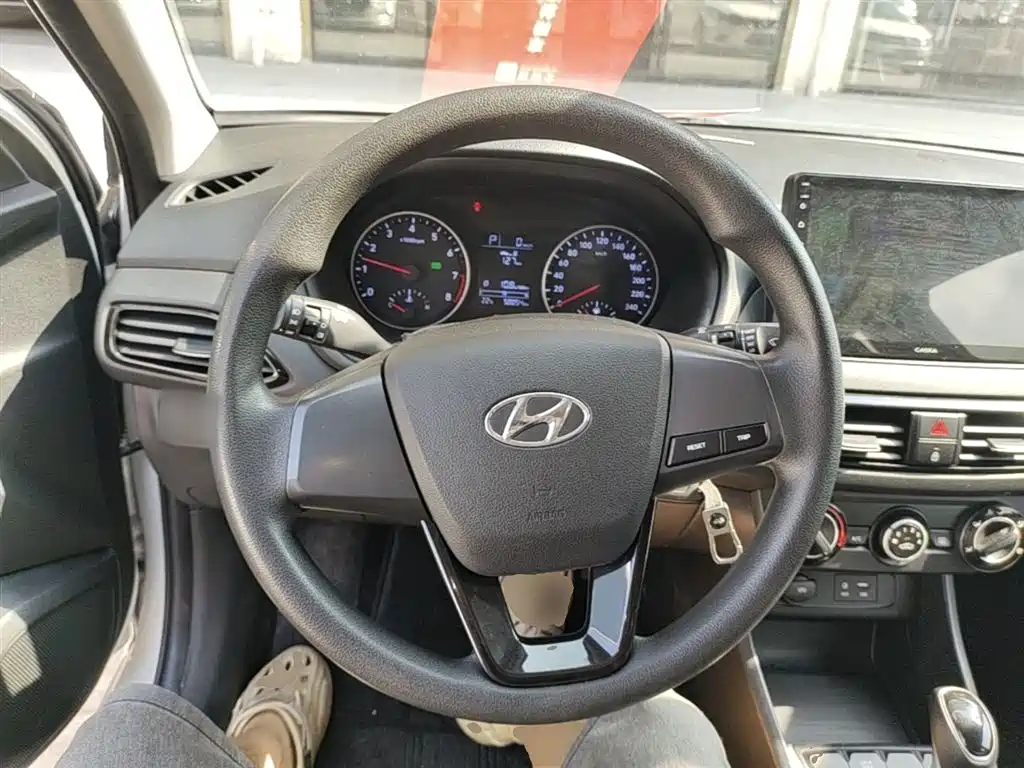 Hyundai Elantra 2018 1.6L Automatic Pleasing Edition GL China VI фото 11