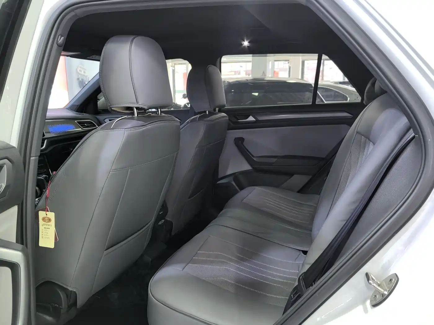 Volkswagen T-ROC 2025 300TSI DSG 2WD Dawn Edition фото 9