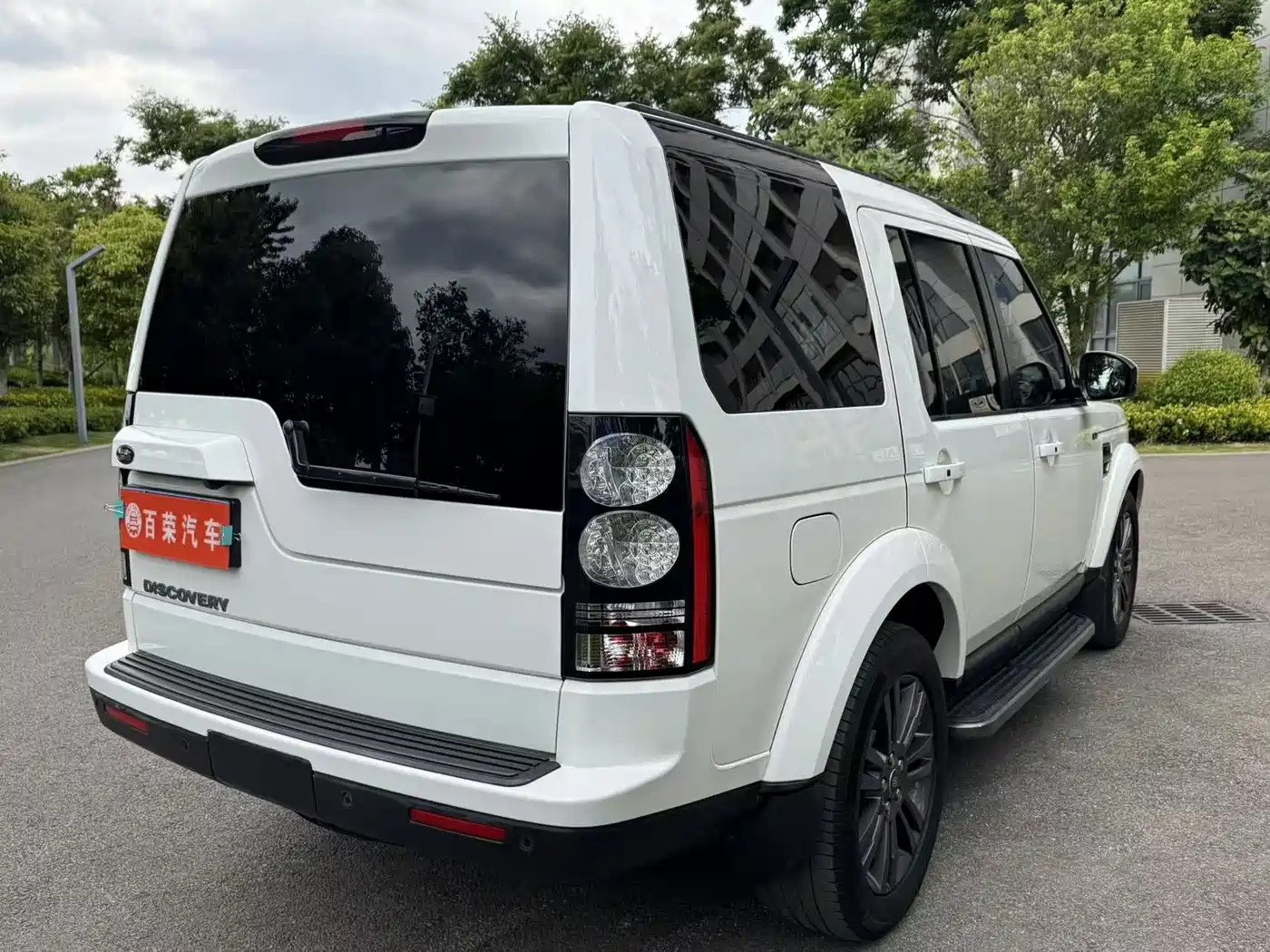 Land Rover Discovery 2016 3.0 SC Gloss Black Collector's Edition HSE фото 6