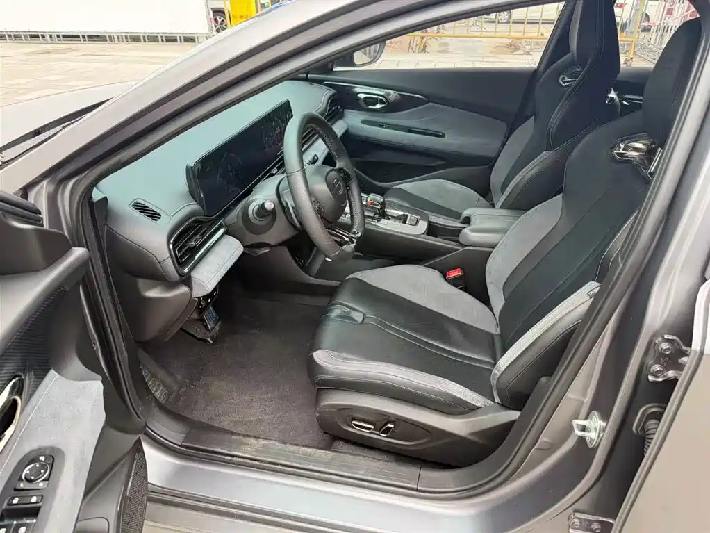 GAC Trumpchi Trumpchi Emkoo 2024 Model 400T Auto Shadow Leopard R PRO Edition фото 5