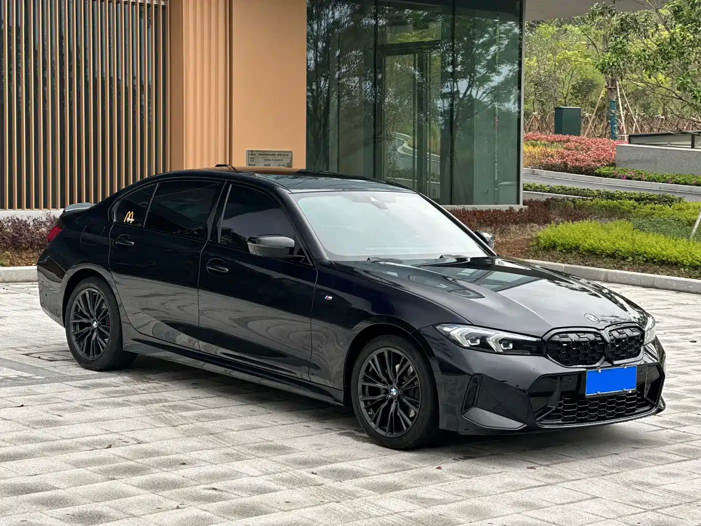 BMW 3 Series 2023 325Li M Sport Black Night Package фото 4