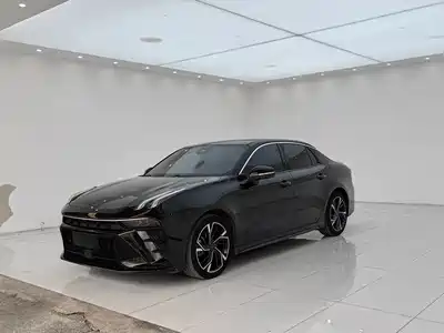 Lynk & Co 03