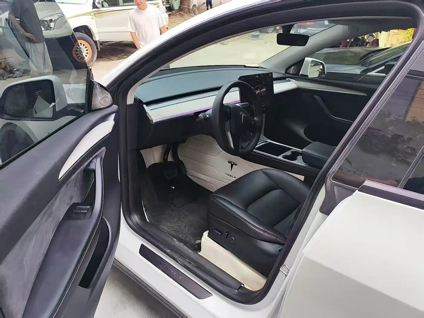 Tesla Model Y 2023