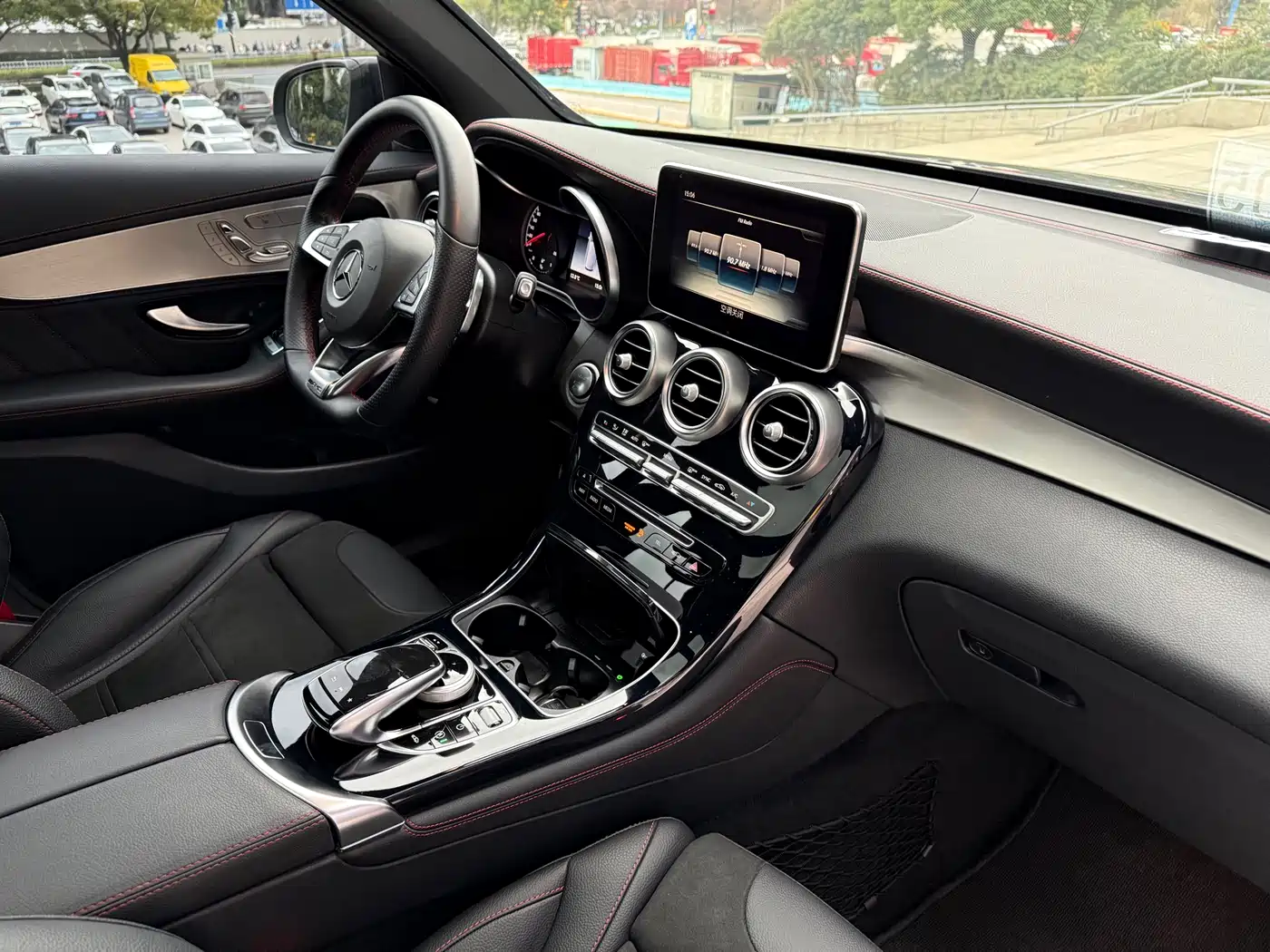 Mercedes-Benz GLC AMG 2017 AMG GLC 43 4MATIC фото 17