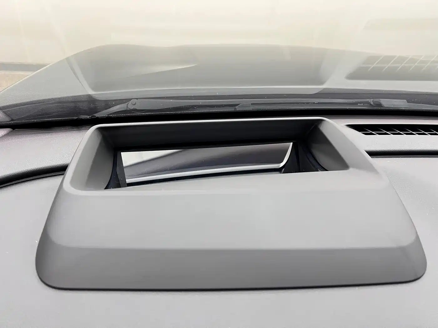 Geely Galaxy Galaxy Xingyao 8 2025 Model 130km EM-i Flagship Edition фото 29