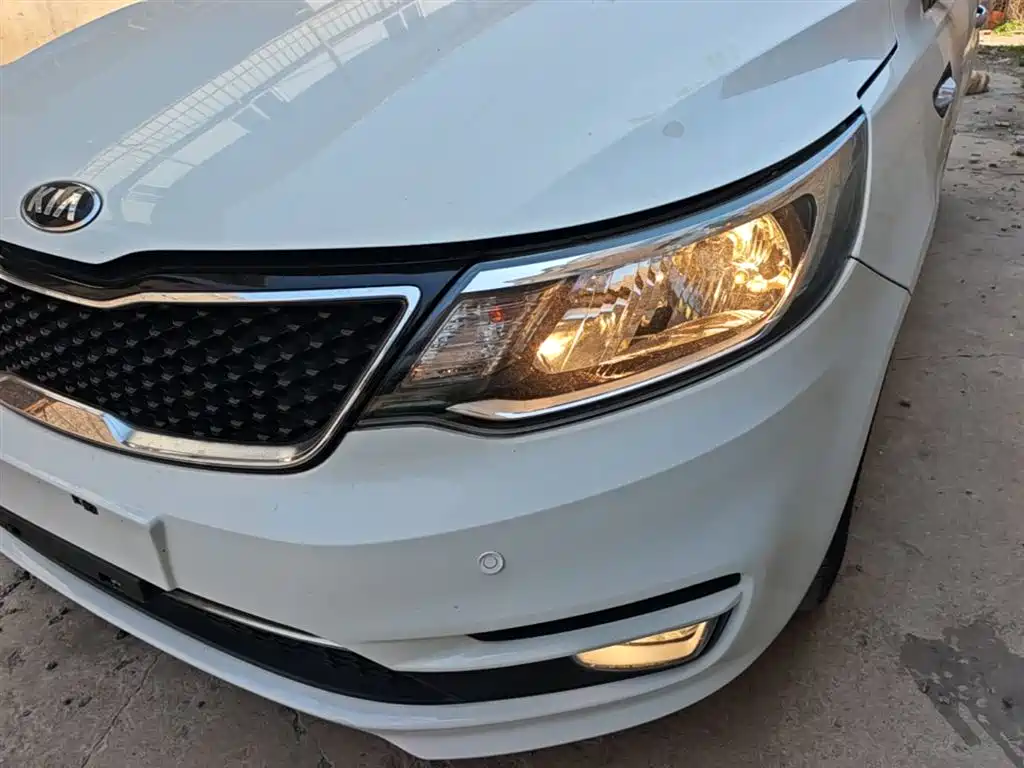 Kia K2 2015 Hatchback 1.4L AT GLS Cool Edition фото 24