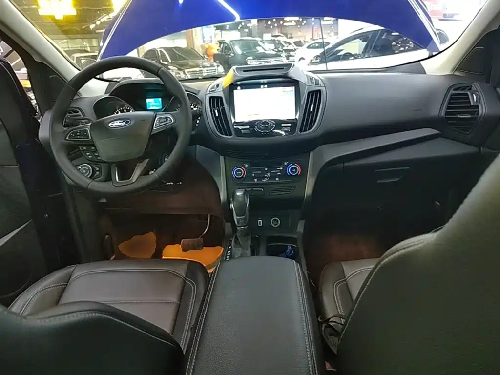 Фото 10 - Ford Kuga