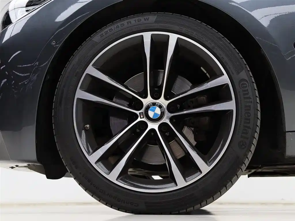 BMW 3 Series GT 2019 330i xDrive M Sport Black Night Edition фото 32