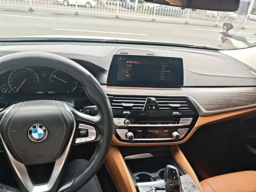 BMW 6 Series GT 2019 630i Luxury Design Package фото 10