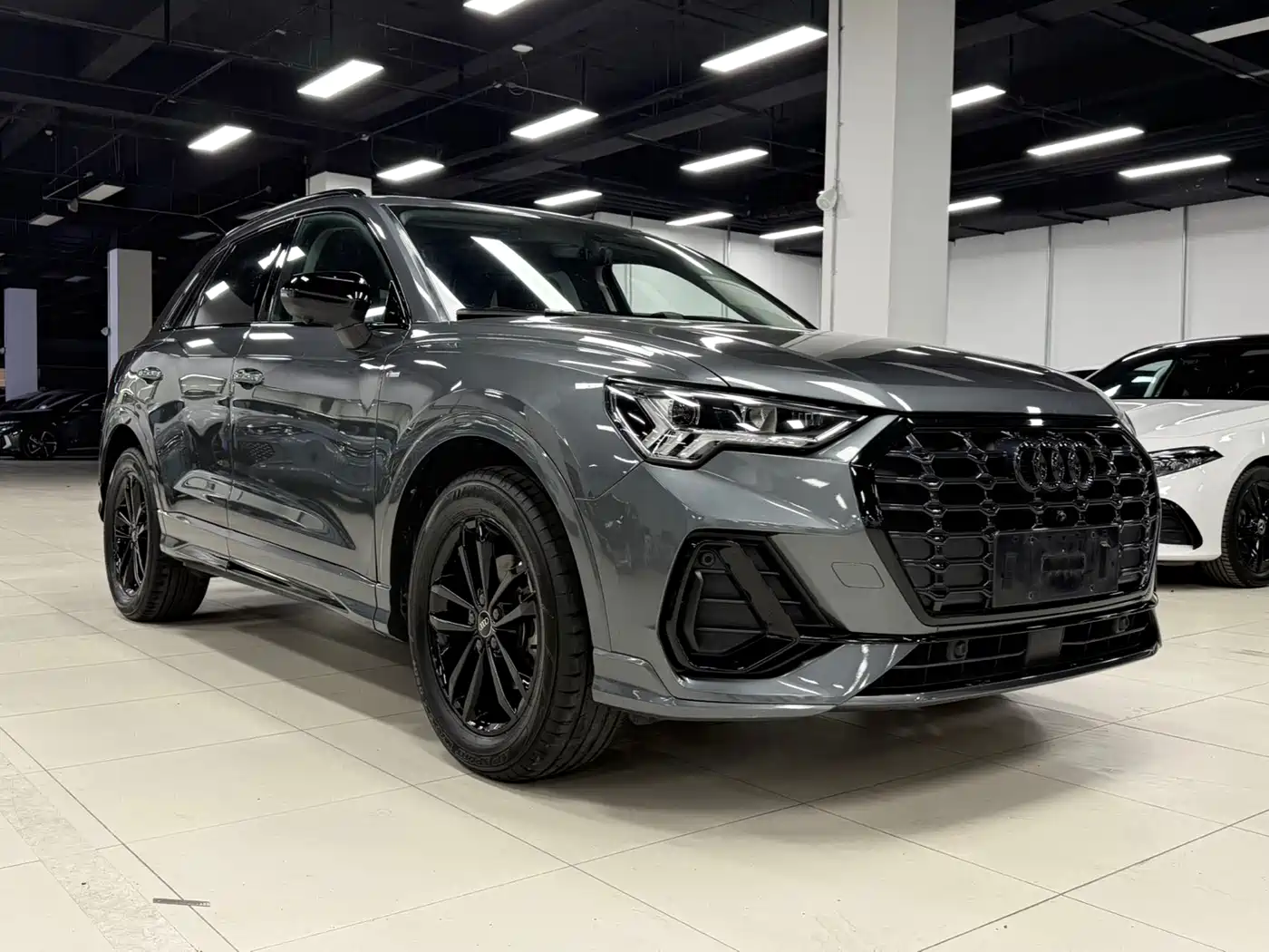 Audi Q3 2022 35 TFSI Fashion Elegance фото 3