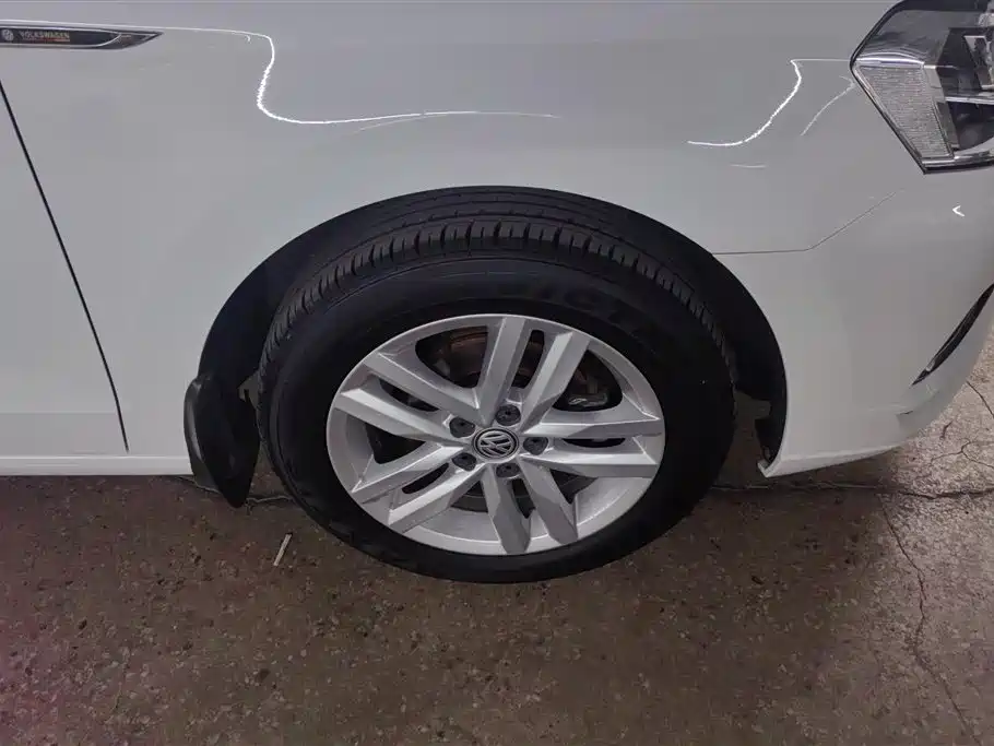 Volkswagen Jetta 2017 1.5L Automatic Fashion фото 6