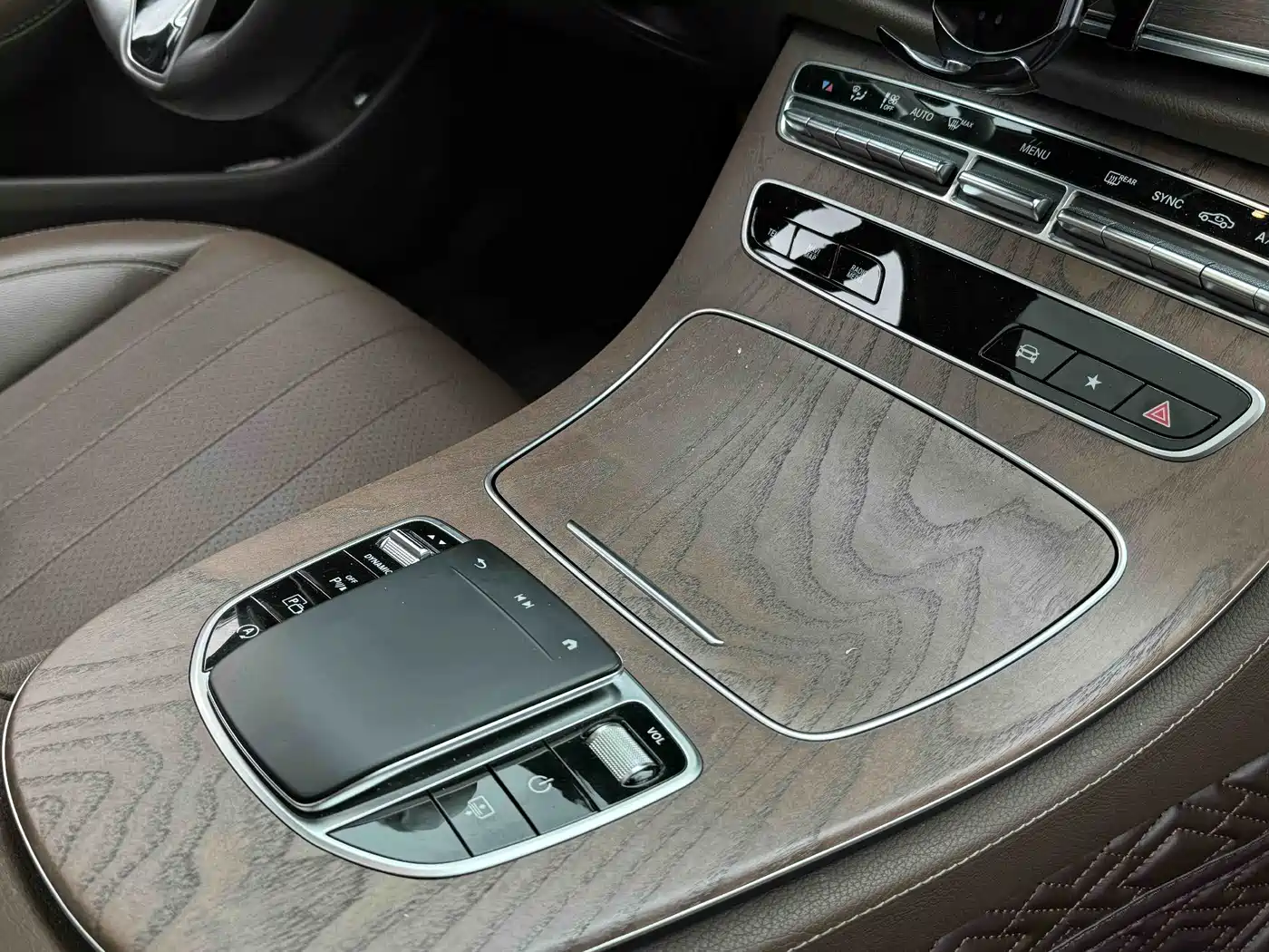 Mercedes-Benz E-Class 2023 Facelift E 300 L Luxury фото 12