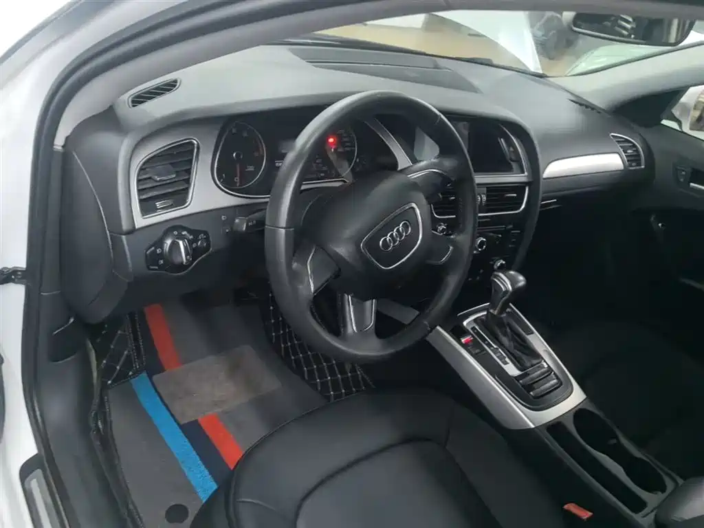 Audi A4L 2015 30 TFSI Auto Comfort фото 10