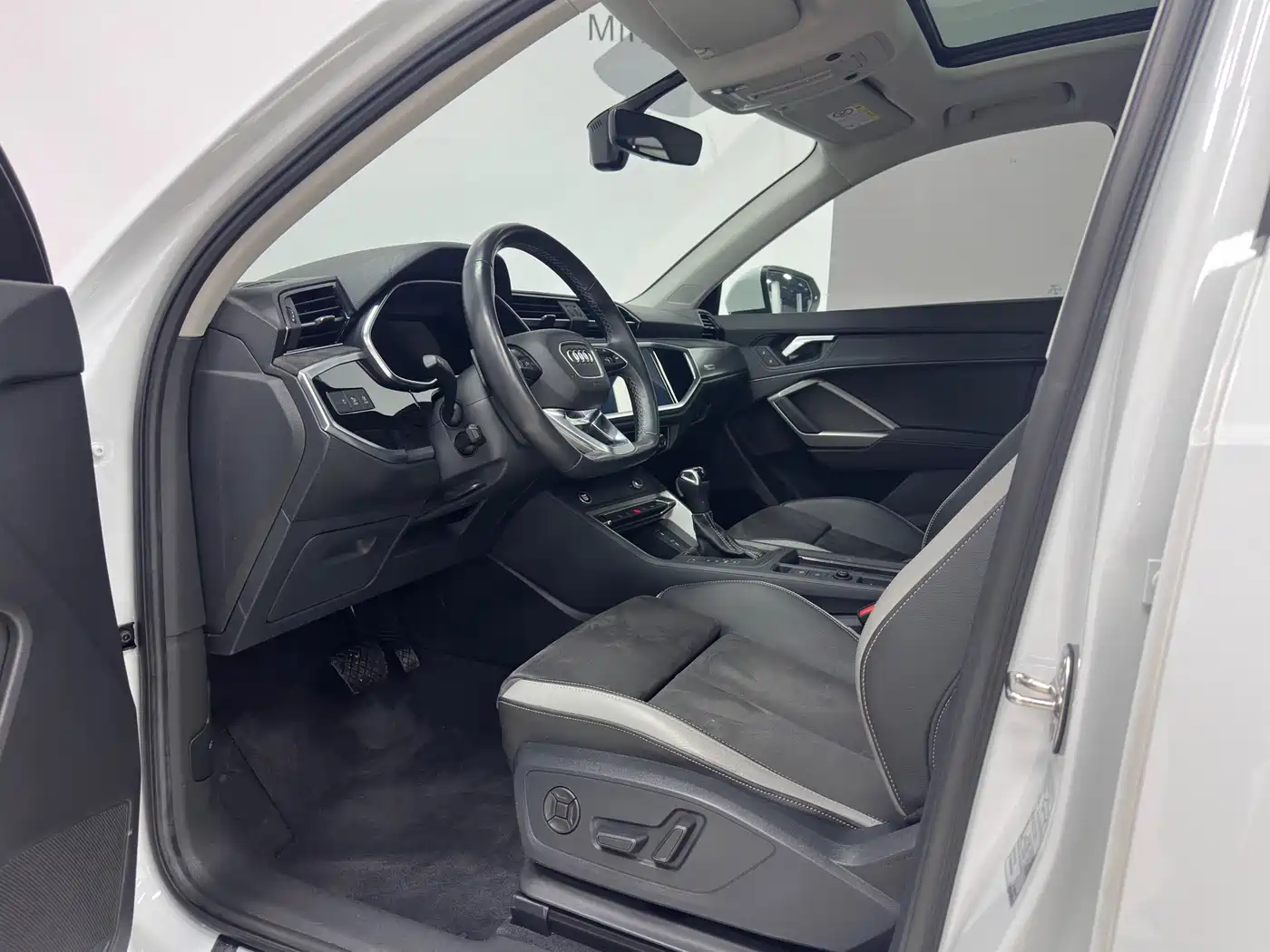 Audi Q3 2022 35 TFSI Fashion Dynamic фото 10
