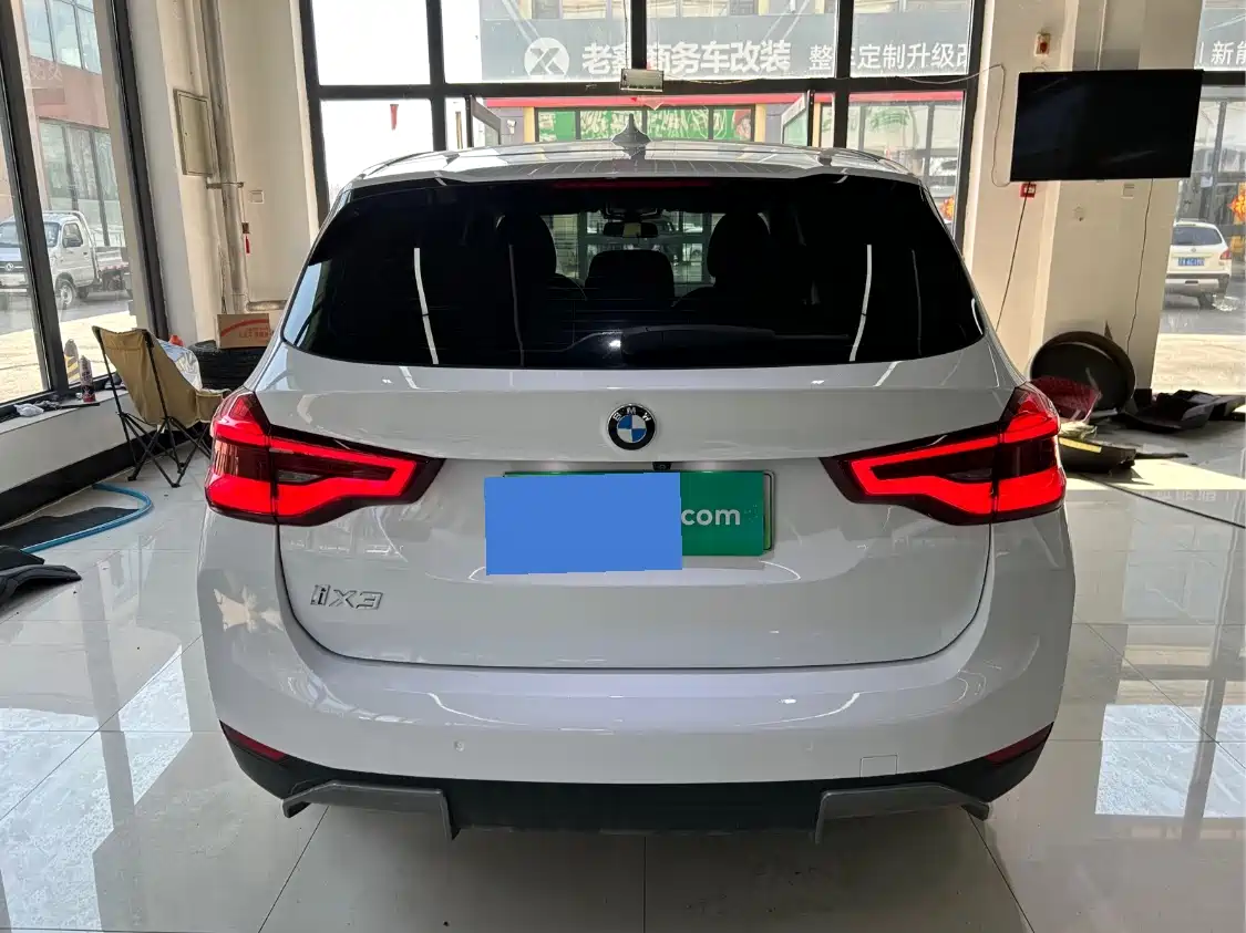 BMW iX3 2021 Leading фото 23