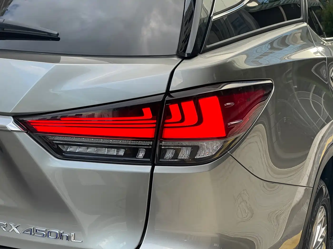 Фото 33 - Lexus RX