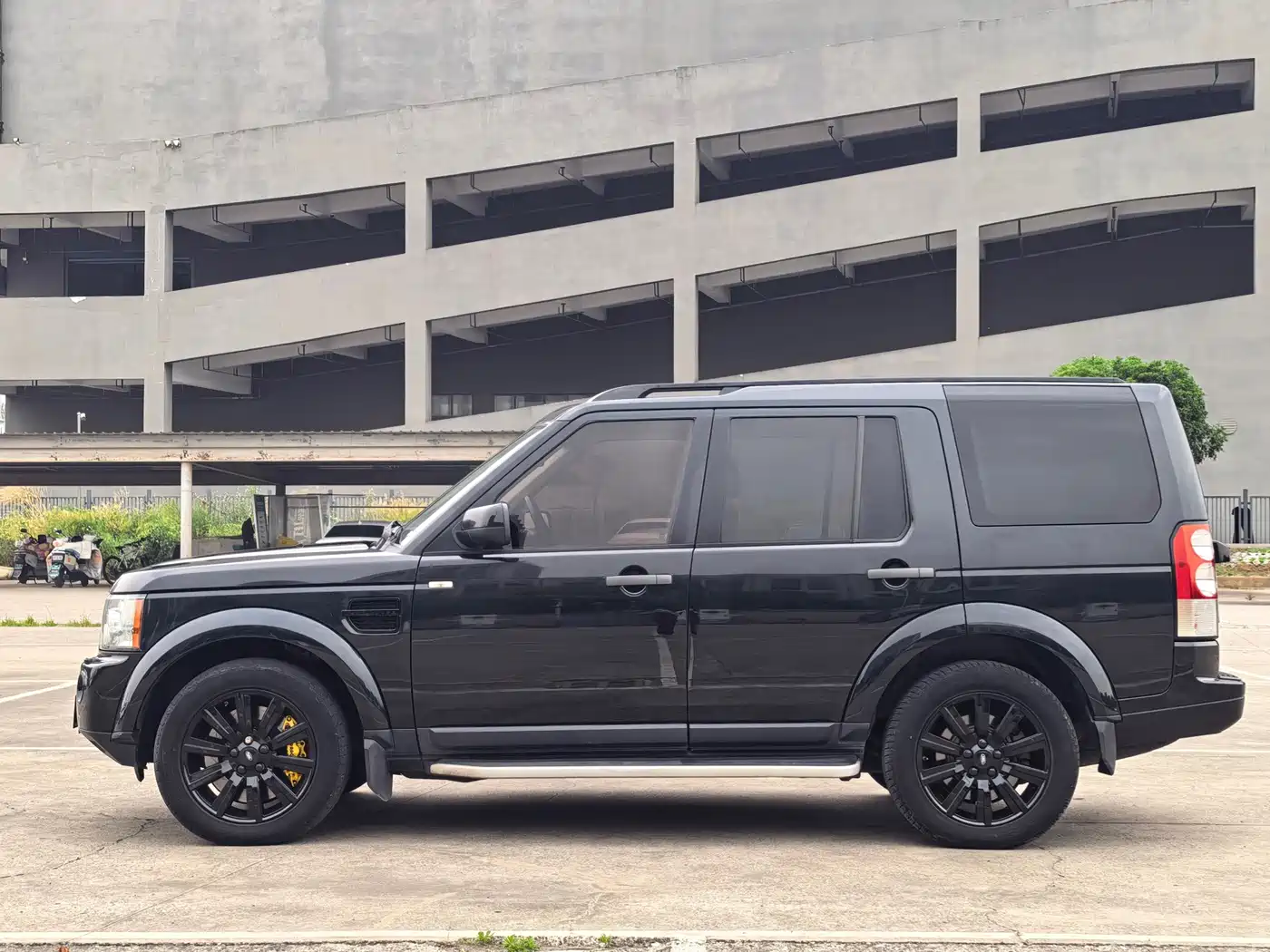 Фото 3 - Land Rover Discovery