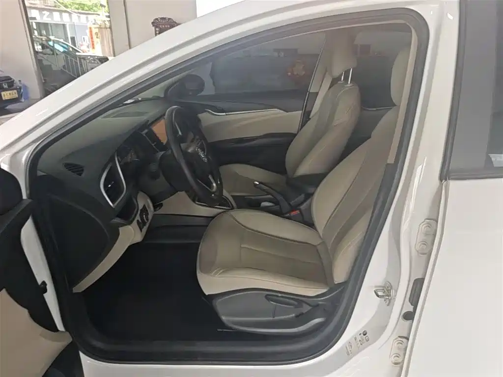 Buick Excelle 2018 15T Dual Clutch Elite (China V) фото 15