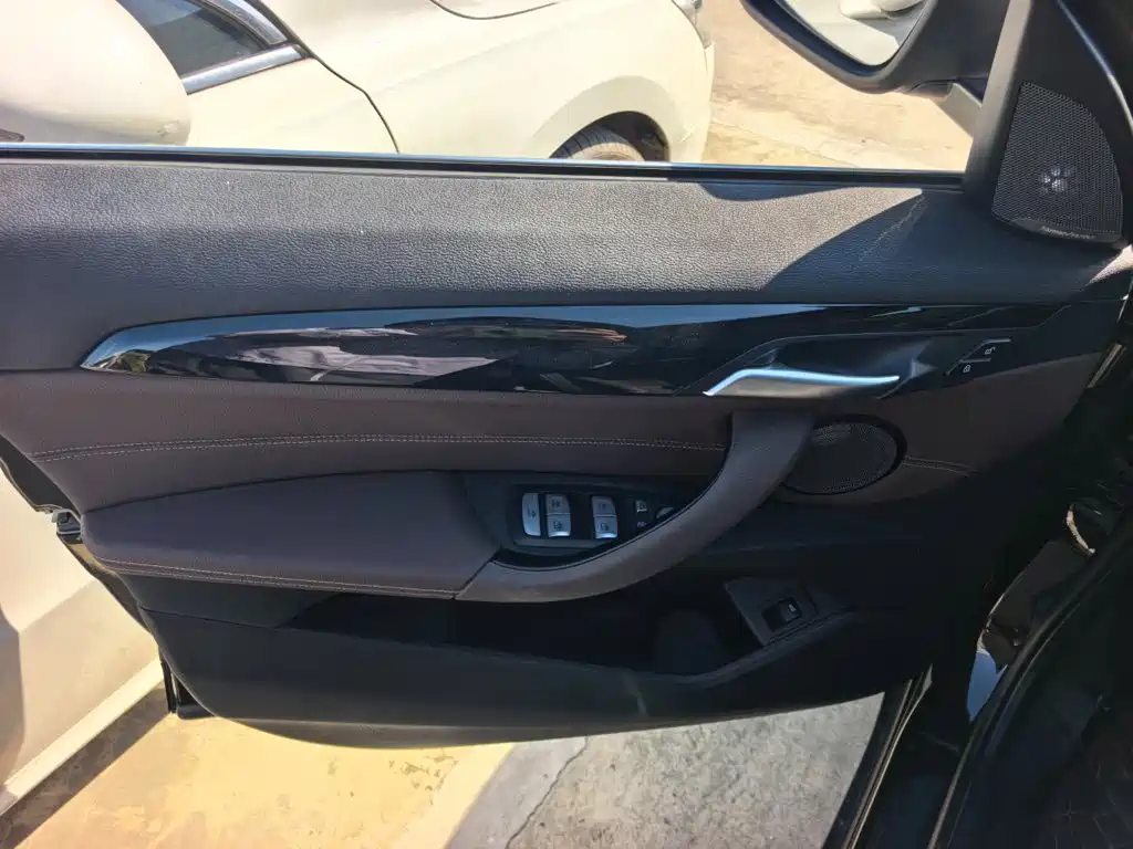 Фото 6 - BMW X1