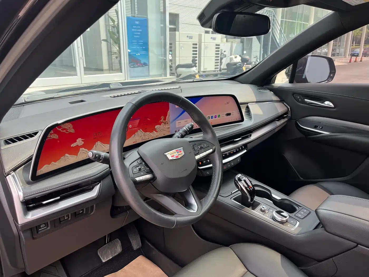 CADILLAC XT4