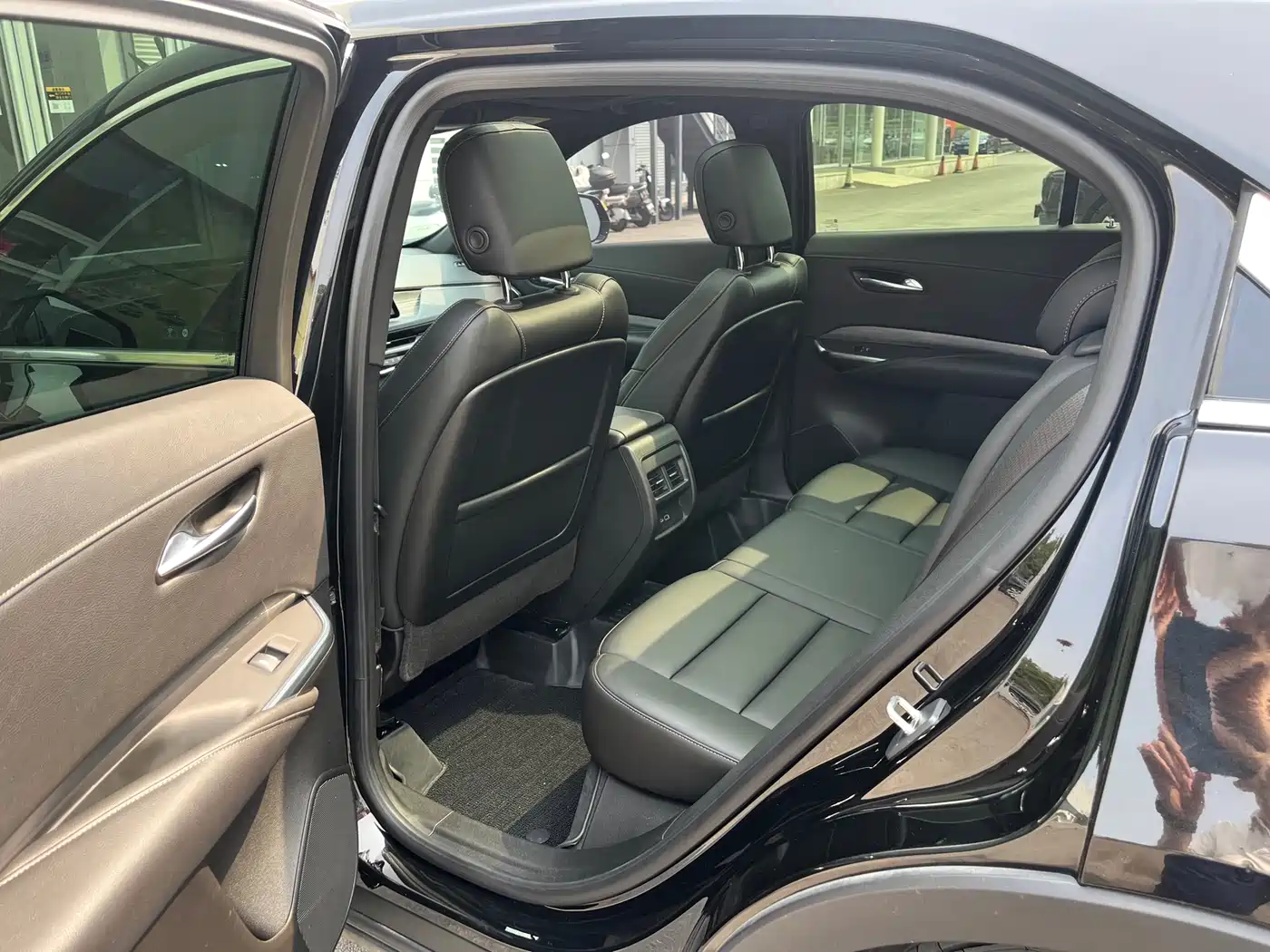 CADILLAC XT4